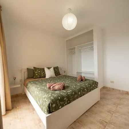 Nyaraló 3br Valley Moon-seaviews, Terrace & Parking *