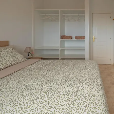Сasa de vacaciones 3br Valley Moon-seaviews, Terrace & Parking
