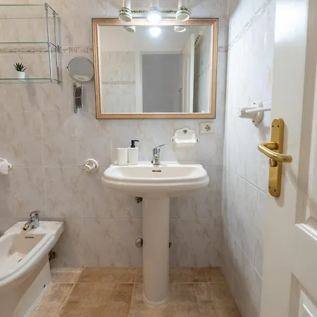 3br Valley Moon-seaviews, Terrace & Parking Сasa de vacaciones *