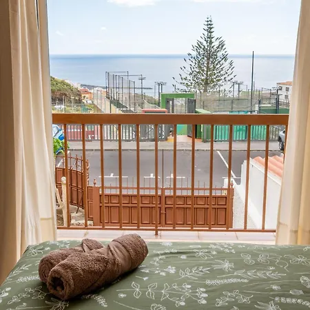 3br Valley Moon-seaviews, Terrace & Parking Сasa de vacaciones *